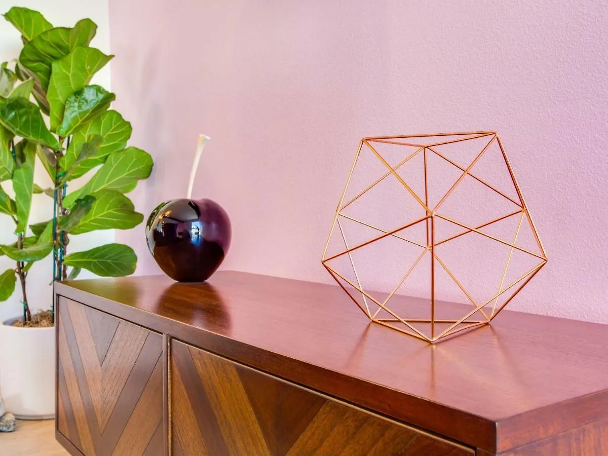 הוילה פאלם ספרינגס Bubble Gum Modern: Mid-Century Alexander